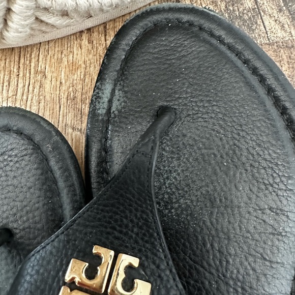 Tory Burch Jolie Black Gold T Logo Flats Sz 9 - Picture 4 of 8